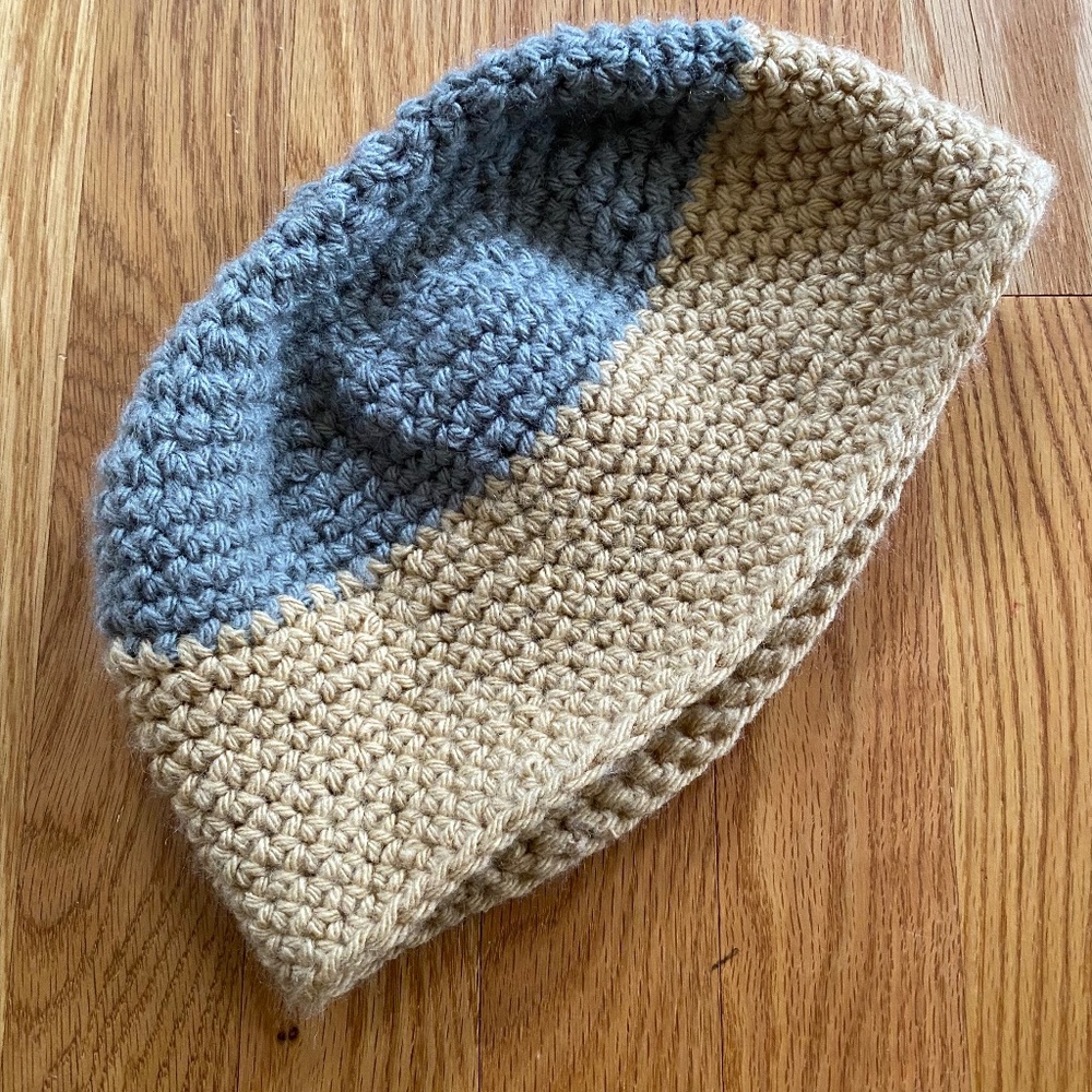 Handmade wool beanie, excellent quality and very comfortable